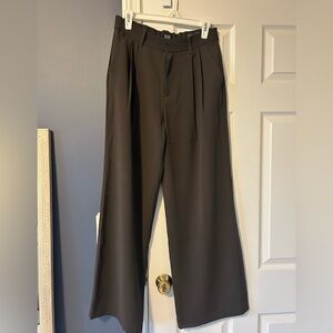 GAP 365 High Rise Pleated Trousers in Terra Brown